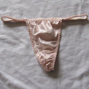 Vintage Y2K Victoria's Secret Shiny Pale Pink G String Thong Panty sz M 2002